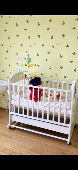 Детская кроватка для новорожденных