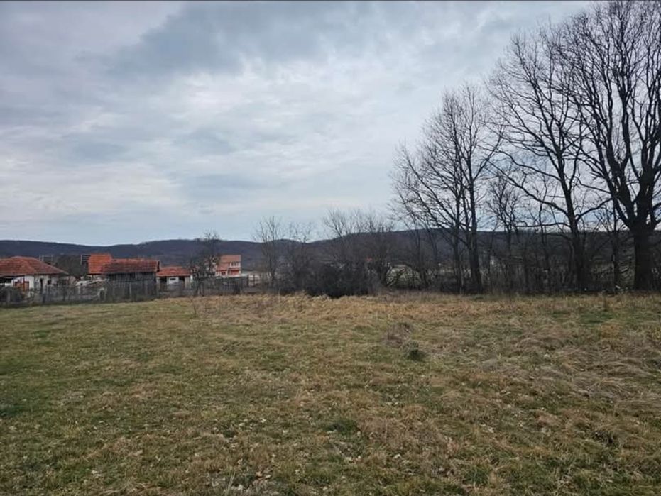 Teren Intravilan 3300 mp, front stradal 46 m