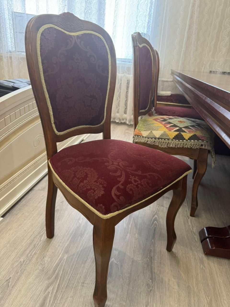 Продам стол со стульями