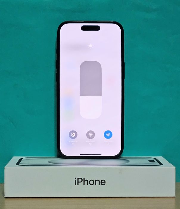 iPhone 15 full box liber de retea
