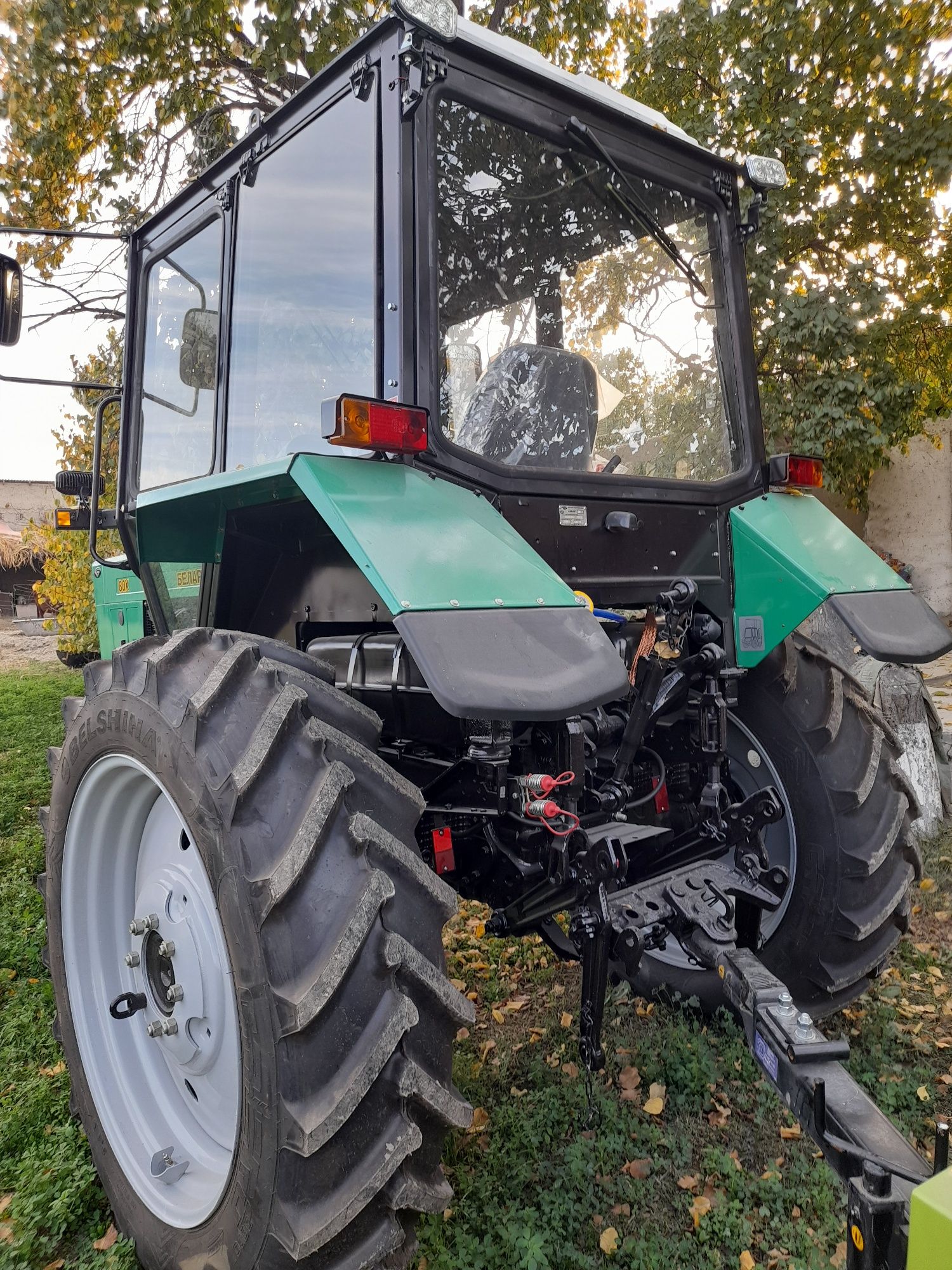 Traktor va pres aparat