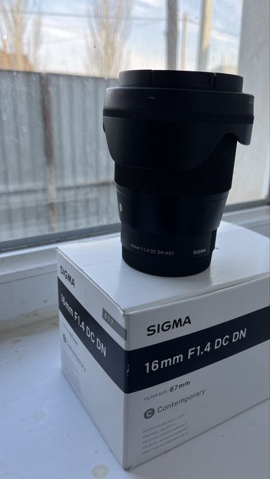 Sony 16 mm 1.4 обьектив