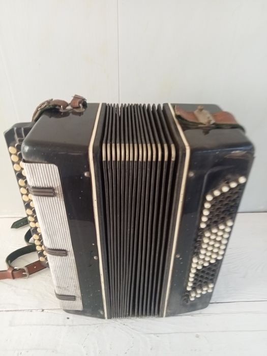 Продам советский гармонь