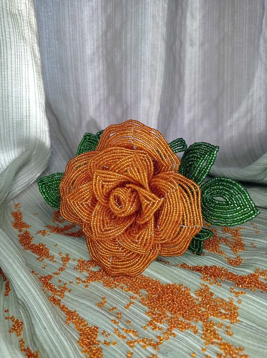 Trandafir handmade din mărgele