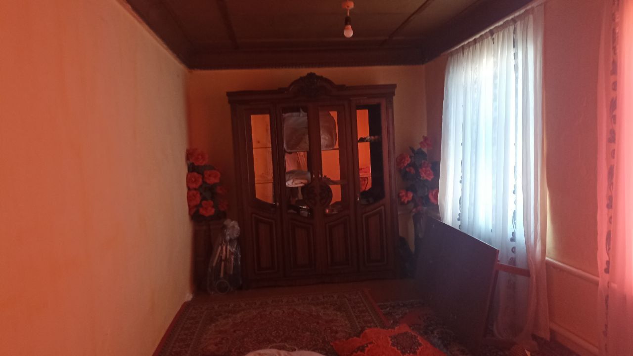 Продаёт  участок 8 соток