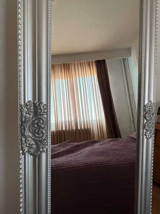Oglinda decorativa stil Vintage , de podea cu picior de sprijin NOUA