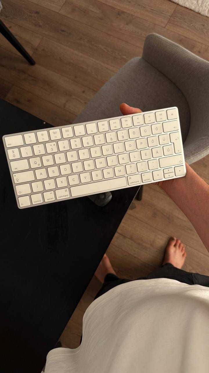 Apple keyboard (клавиатура с английской раскладкой)
