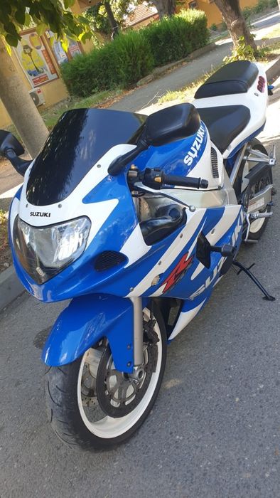 Vând motocicleta Suzuki Gsxr 600