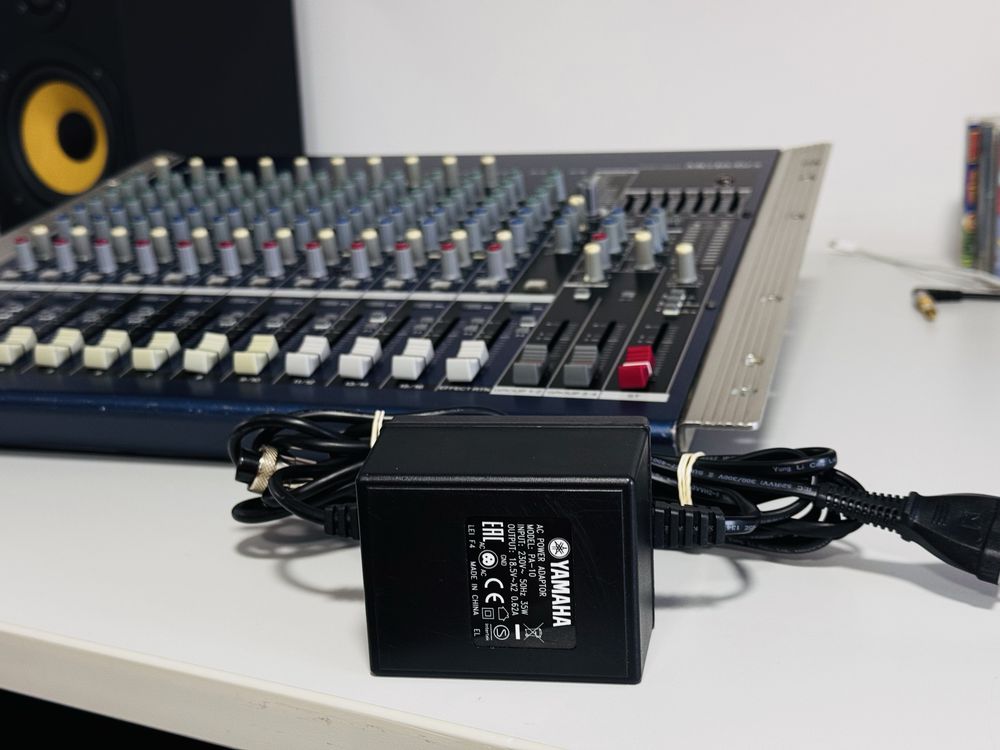 Mixer pasiv YAMAHA MG16/6FX,egalizator,efecte,16 canale,10 microfoane