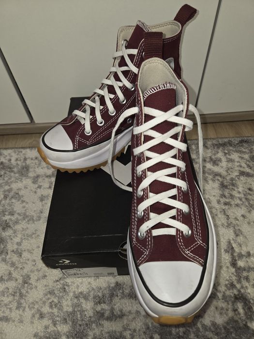 Vând Converse diverse stiluri