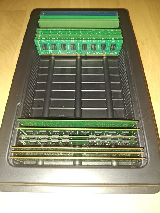 placute RAM DDR3 4 GB 20 lei si 2 GB 10 lei 1600 1333 1066