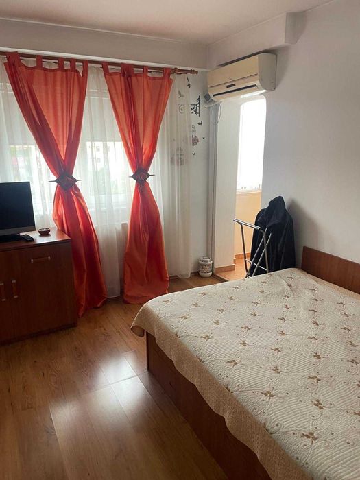 Proprietar, închiriez apartament 3 camere, decomandat, în mun Brașov