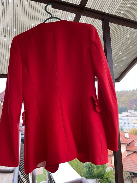 Zara-червено сако