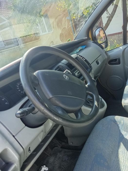 Renault trafic 8+1 long 1.9dci