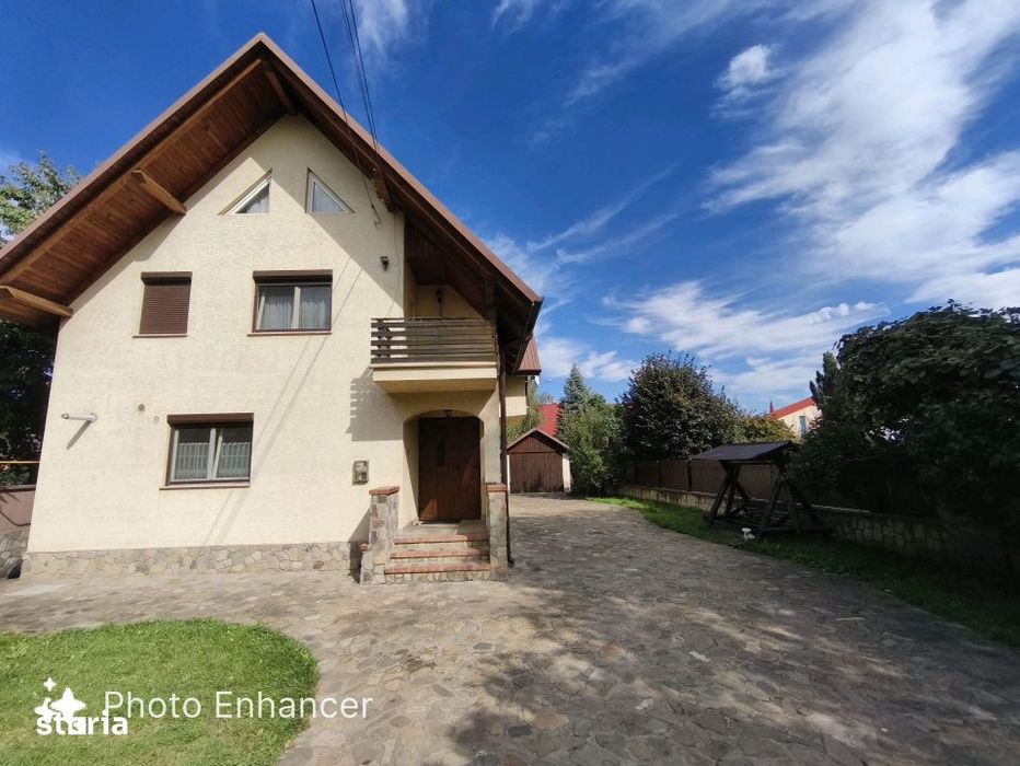 Casa 5 camere, zona ultracentrala, 1500mp teren, Radauti