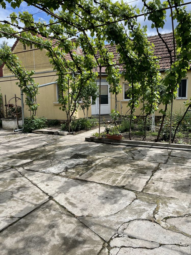 Vand Casa complet mobilata si utilata