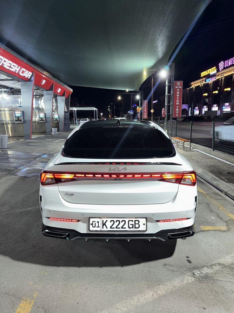Kia K5 2022 yil oq
