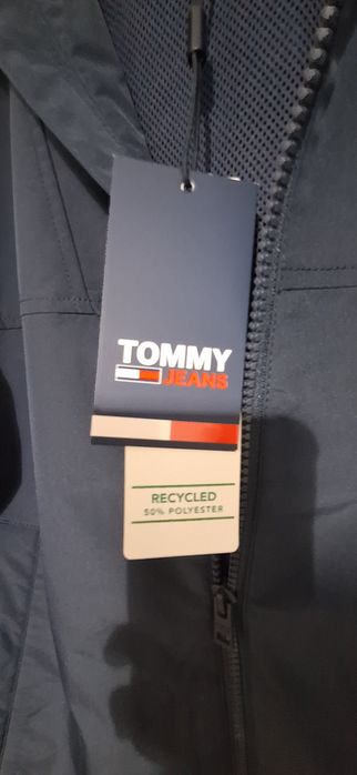 De vânzare Jacheta Tommy Jeans, originala, noua cu eticheta, mărime S
