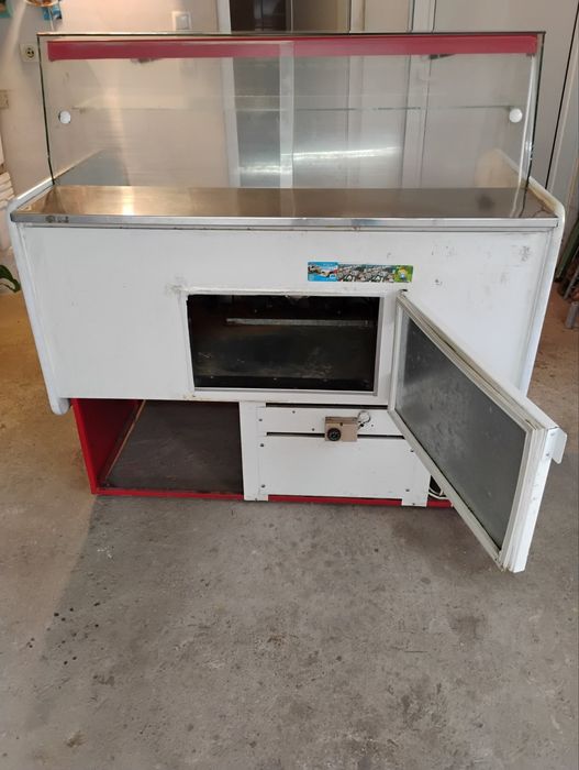 Хладилна витрина