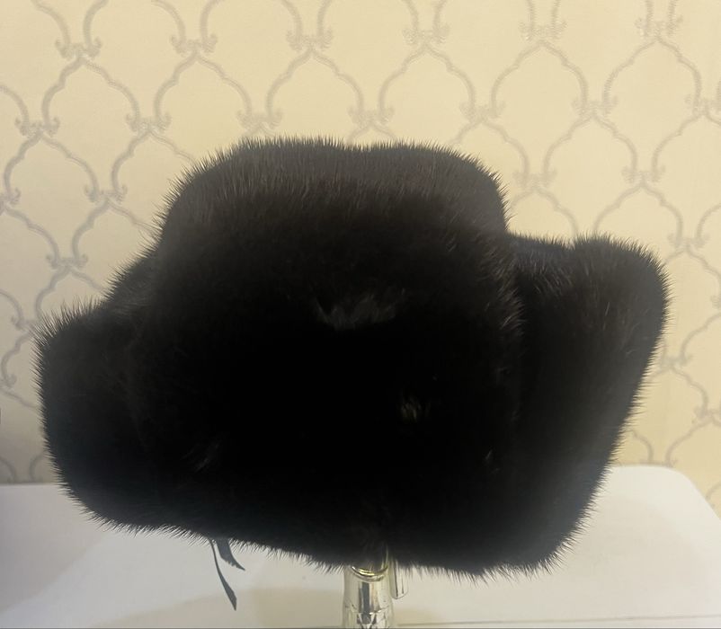 Продам норковую шапку 60 размер