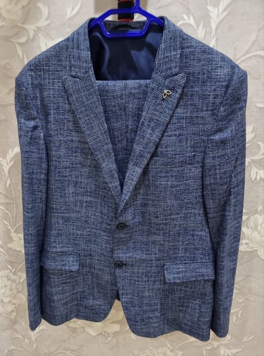 Продам мужской костюм тройка