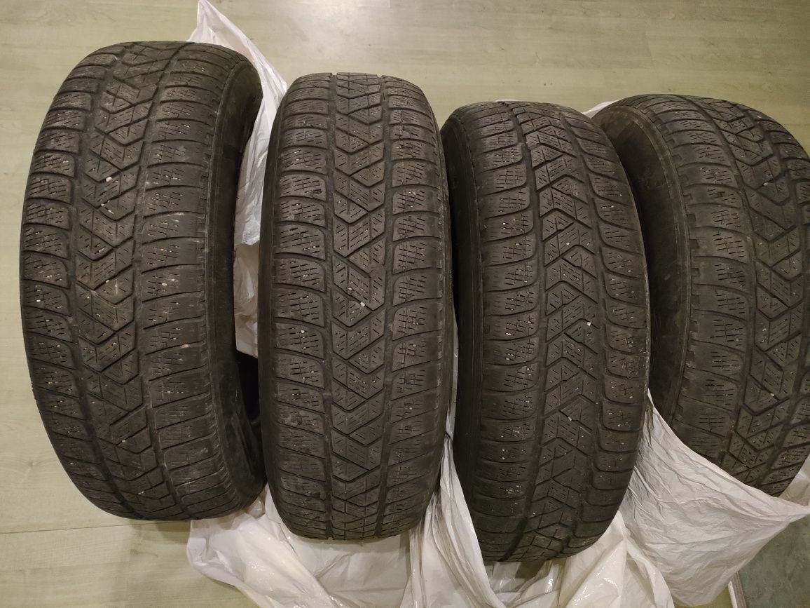 215/65 r17 de iarna Pirelli scorpion