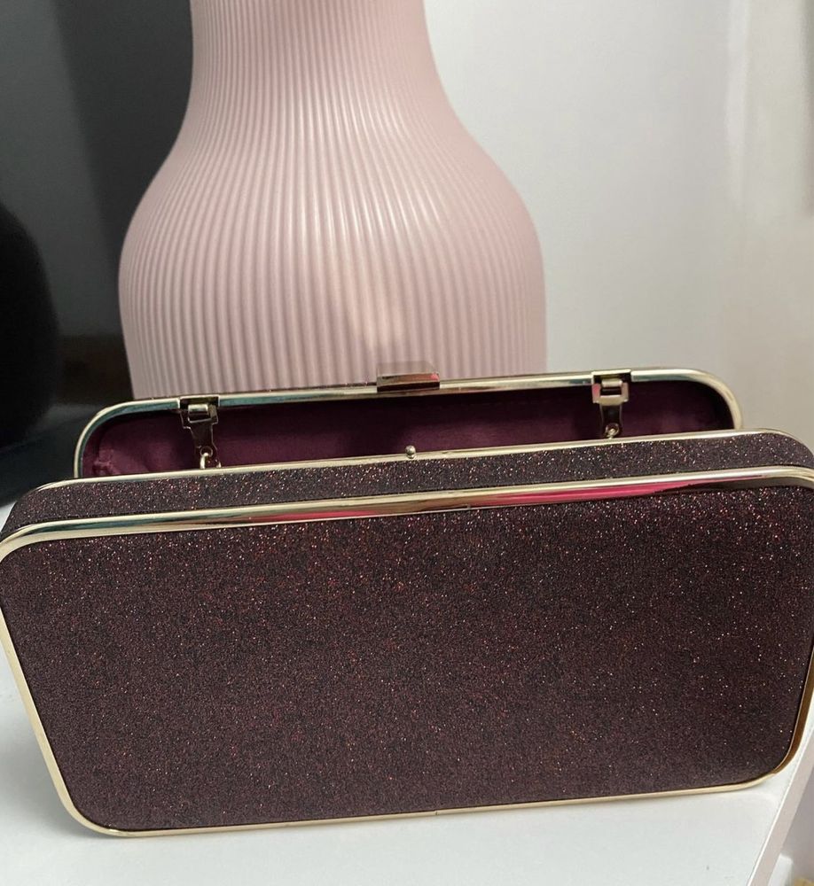 Plic / clutch elegant nou meli melo cu accesorii aurii