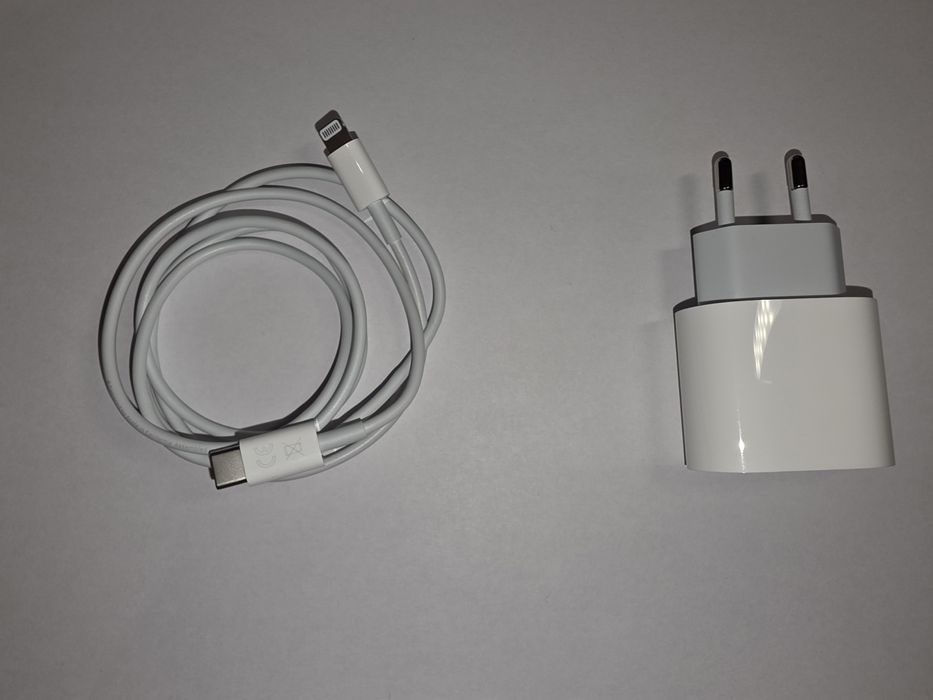 Adaptor si cablu de incarcare lighting apple