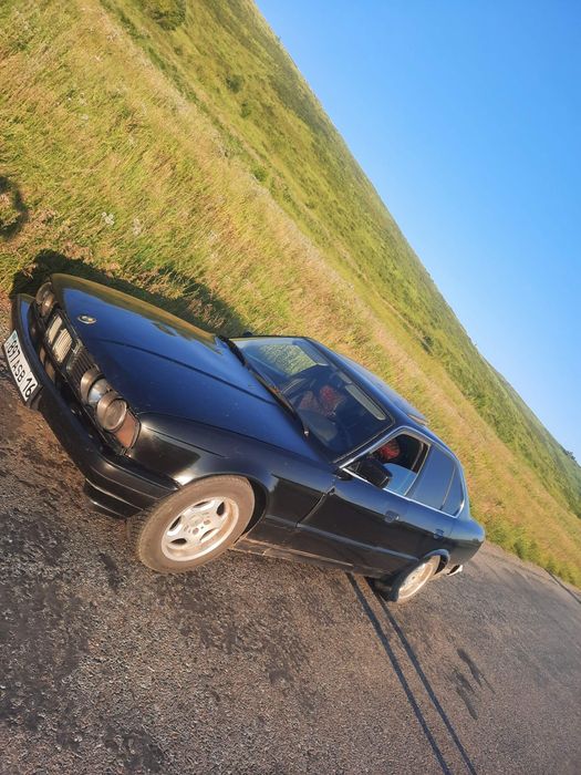 Продам машину BMW