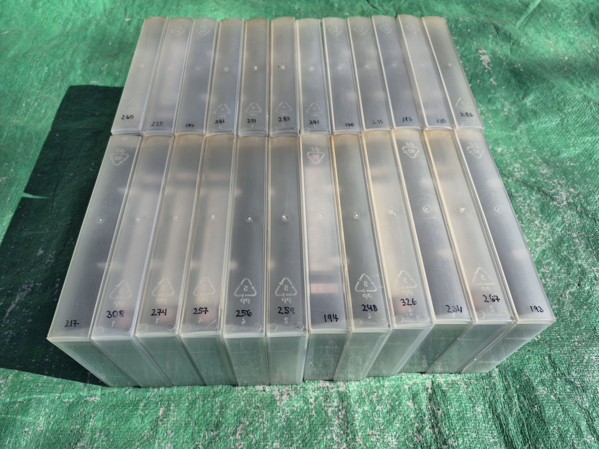 Vând 30 casete video VHS originale EMTEC de 120 minute colectie filme