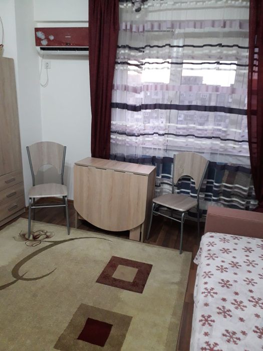 Garsoniera de închiriat