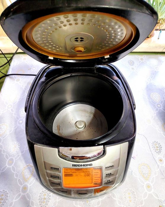 Мультиварка REDMOND 2шт у одной 41 функция у второй 42.