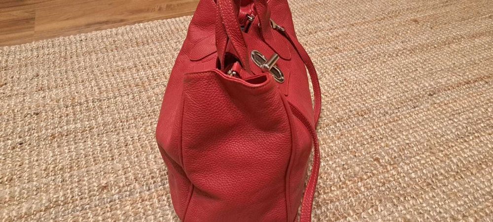 Vand geanta de piele, rosie