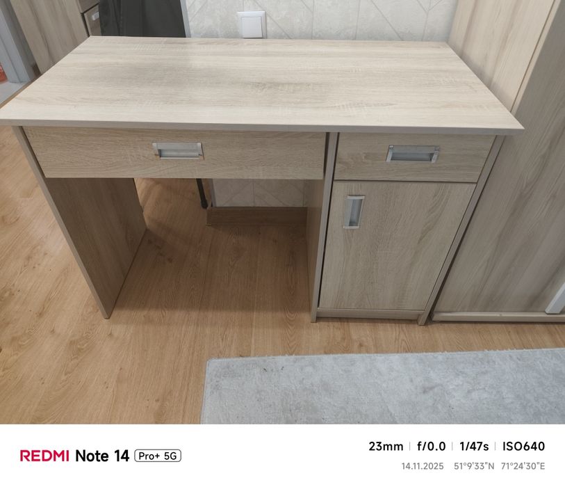 Парта школьный стро или стол для комьютера