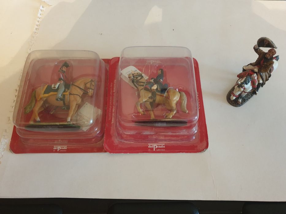 Оловни конници ръчно рисувани