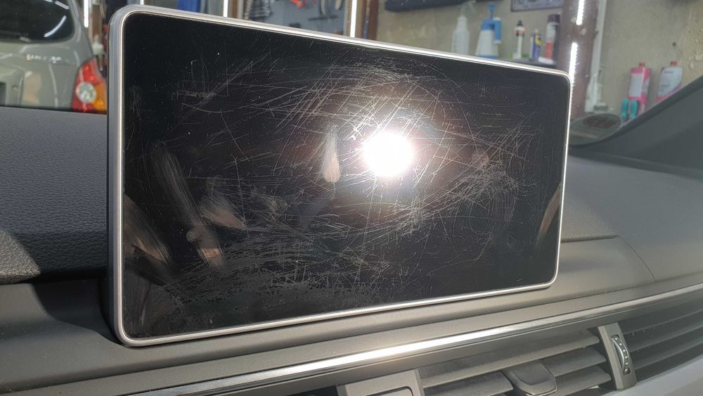 Polish ecran navigatie, ornamente, ceasuri de bord, ochelari soare