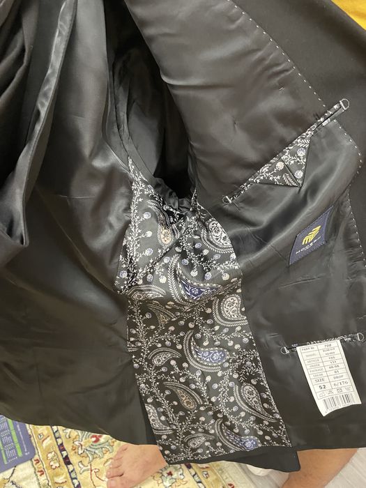 Продам костюмная тройка мужская в размере 52.В идеальном состоянии