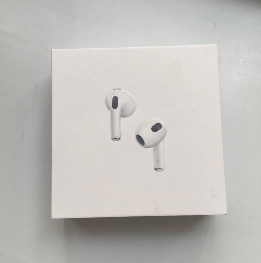 Наушники Apple AirPods 3 with Lightning Charging Case белый