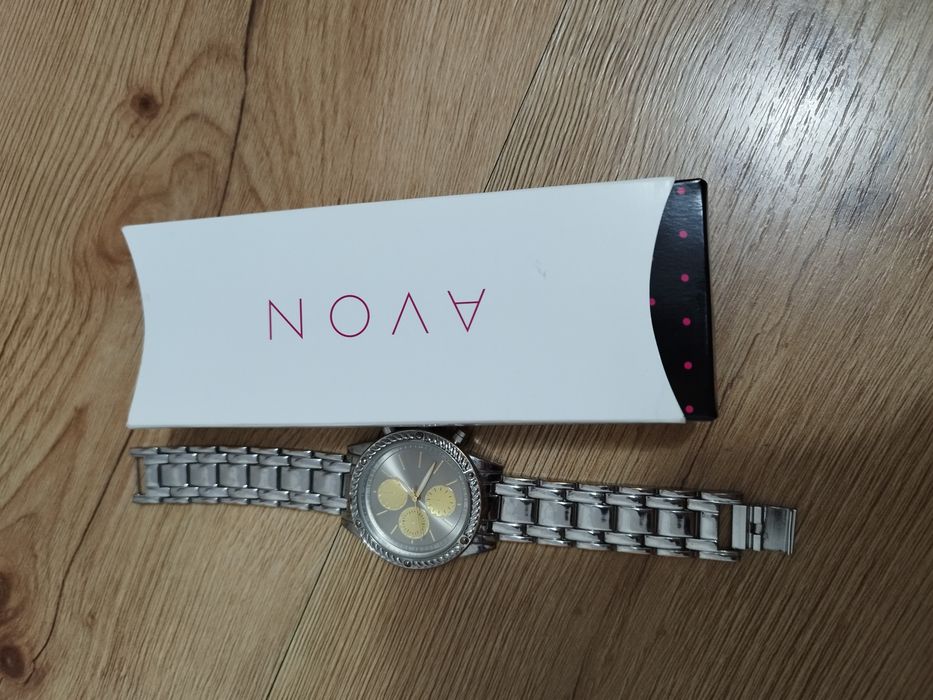 Часовници и др AVON