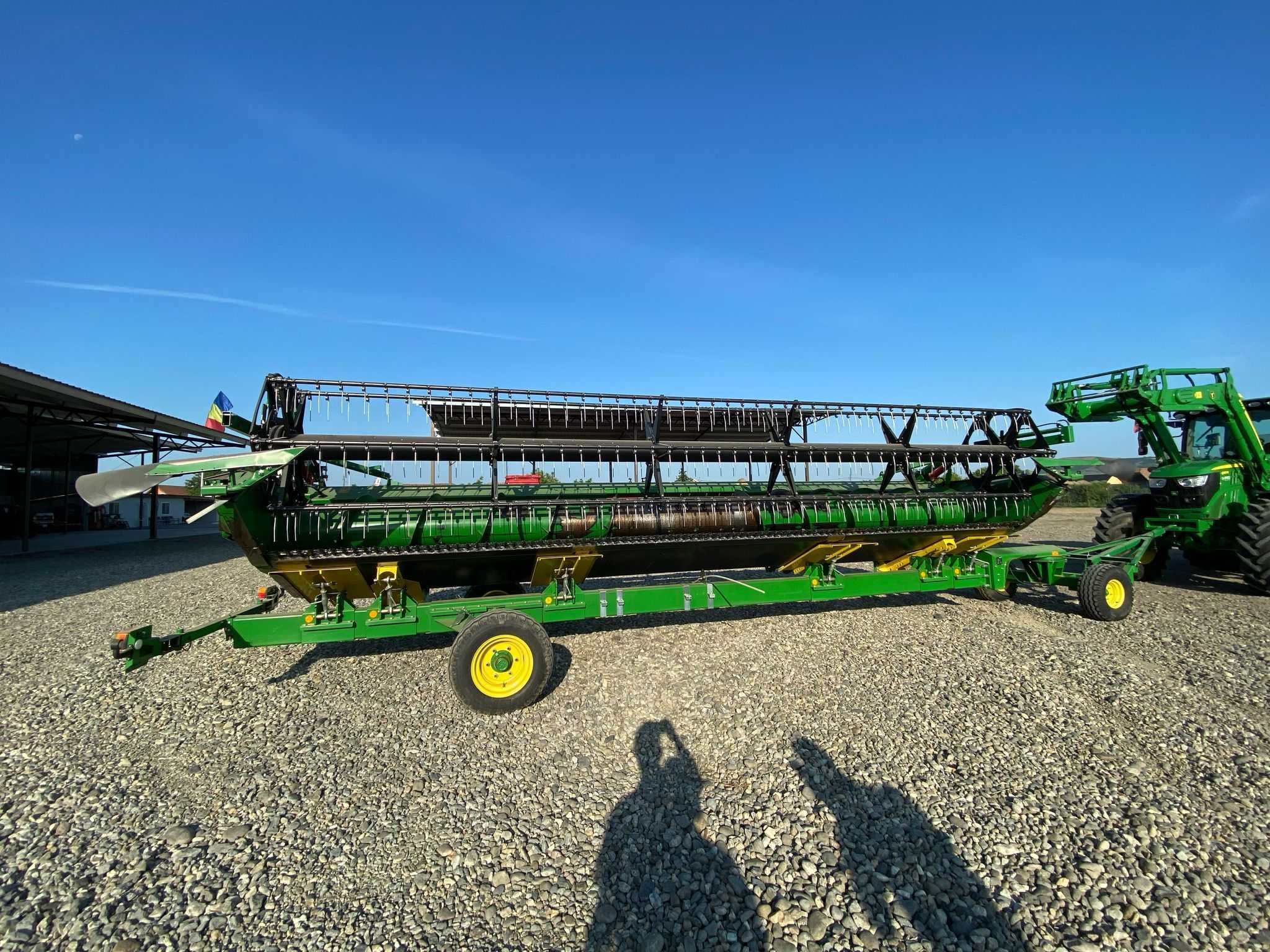 Heder paioase JOHN DEERE 725 X + Carucior transport heder Zurn 625X