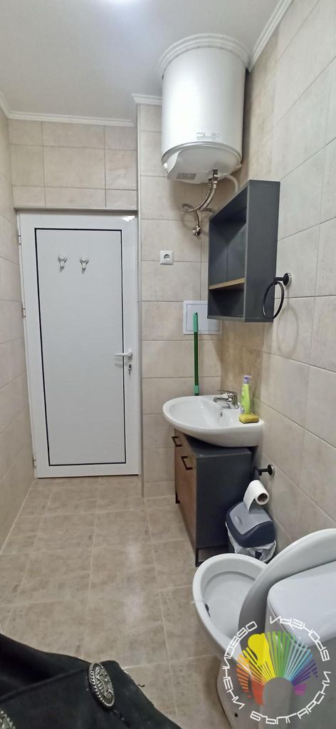 Дава се под наем Тристаен апартамент в Бургас, Център - 70 кв.м за 510 € - Снимка #5