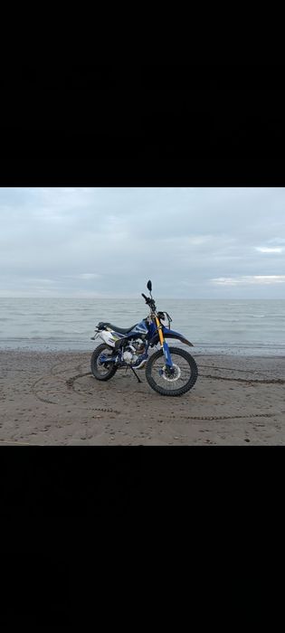 Мотоцикл эндуро .