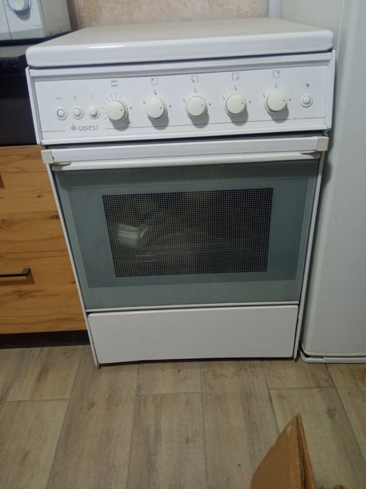 Продам газовую плиту