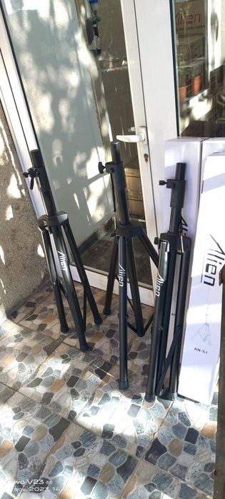 Vând stative boxe  din otel rezistente 60kg