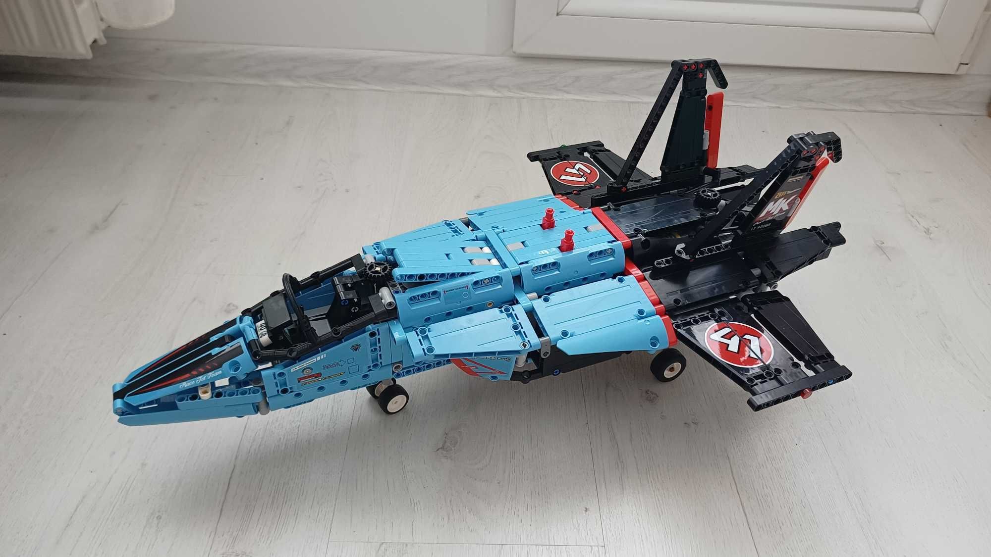 LEGO TECHNIC: Air Race Jet (42066)