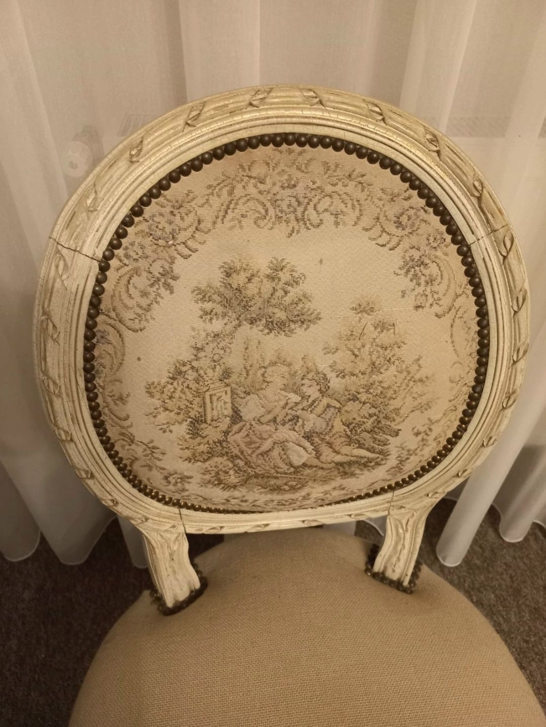 Pret pentru TOT setul Set 4 scaune Louis XV tip medalion albe (antichi