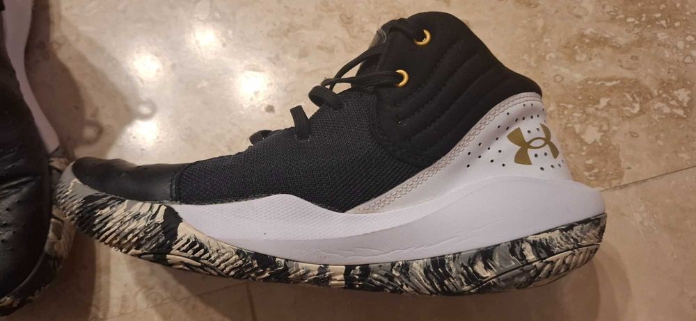 Adidași Under Armour masura 42