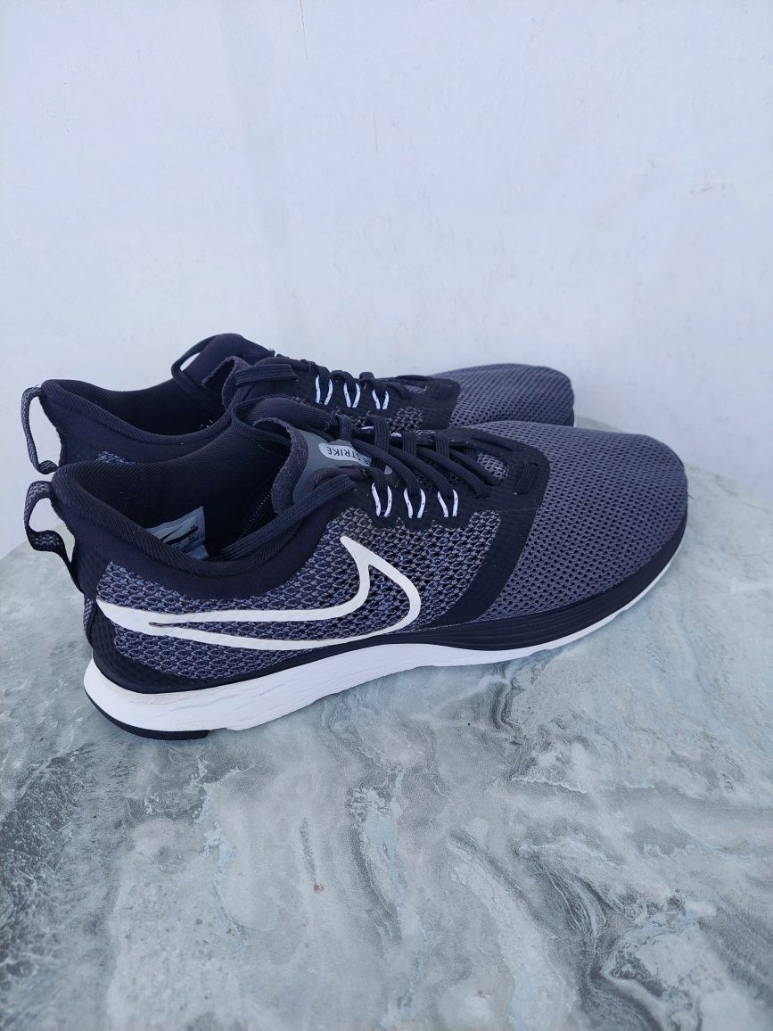 Дамски маратонки Nike