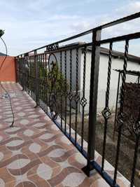 Balustrade, balcoane, porti si garduri si mobilier metalic