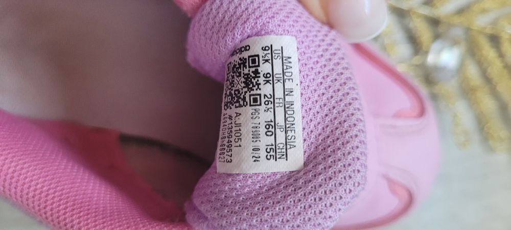 Adidasi fata 2 purtați